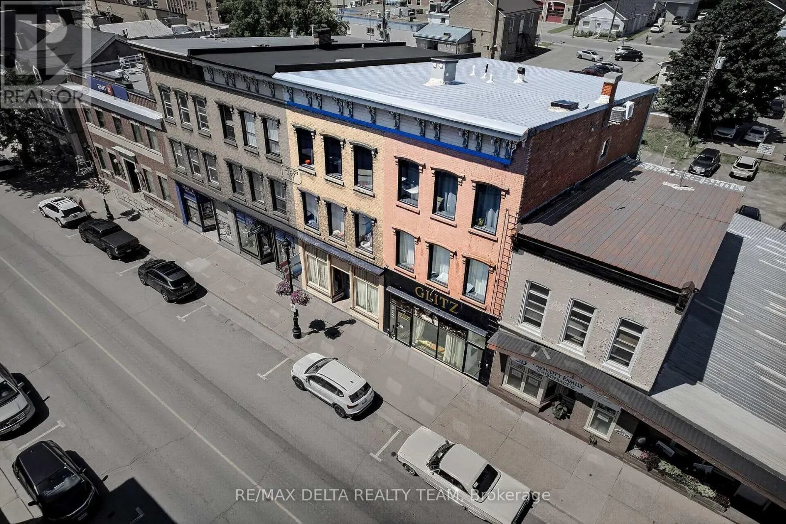 112 KING STREET W