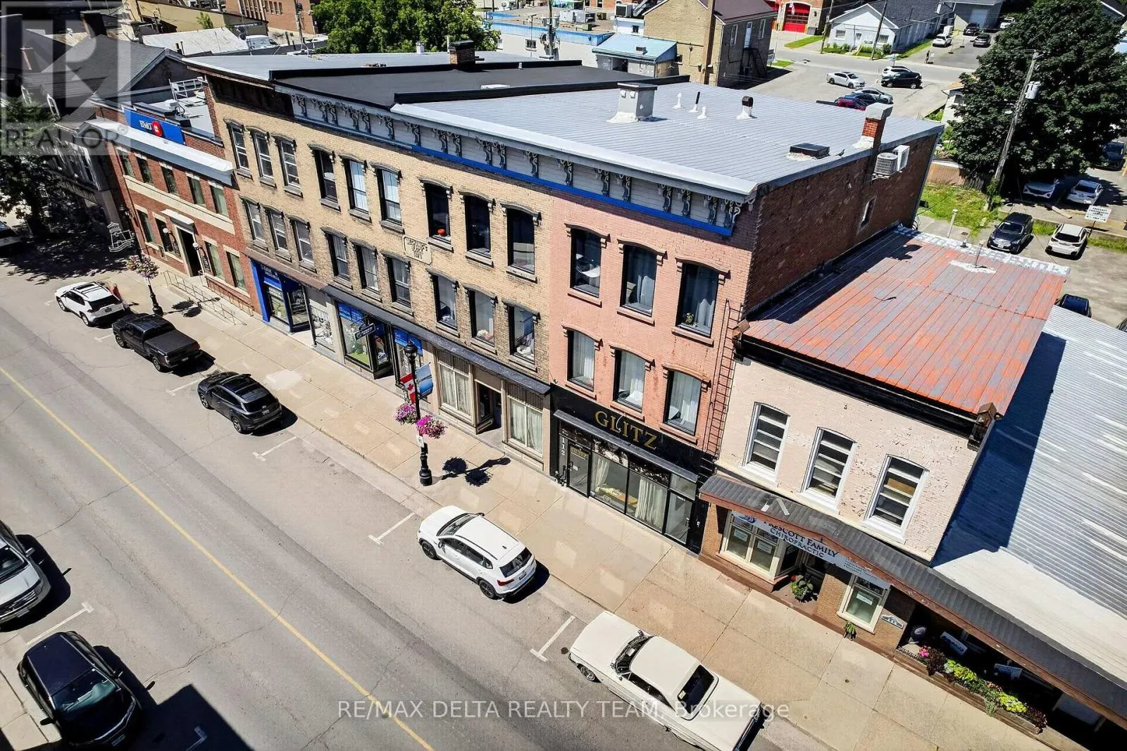 112 KING STREET W