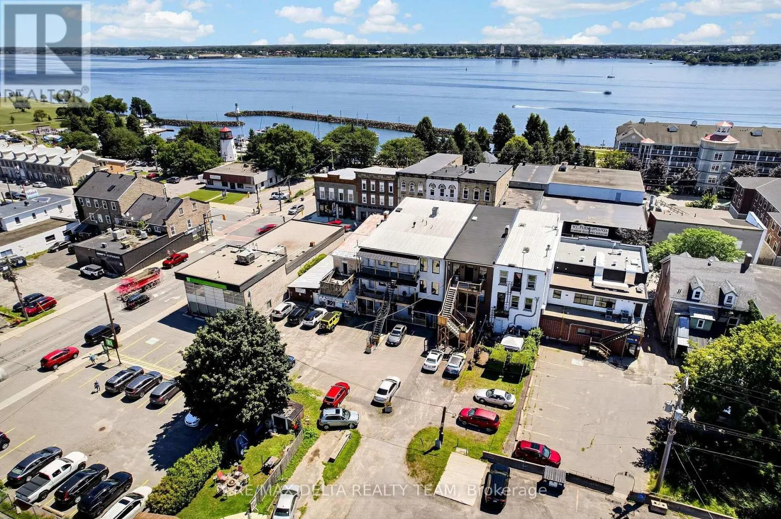112 KING STREET W