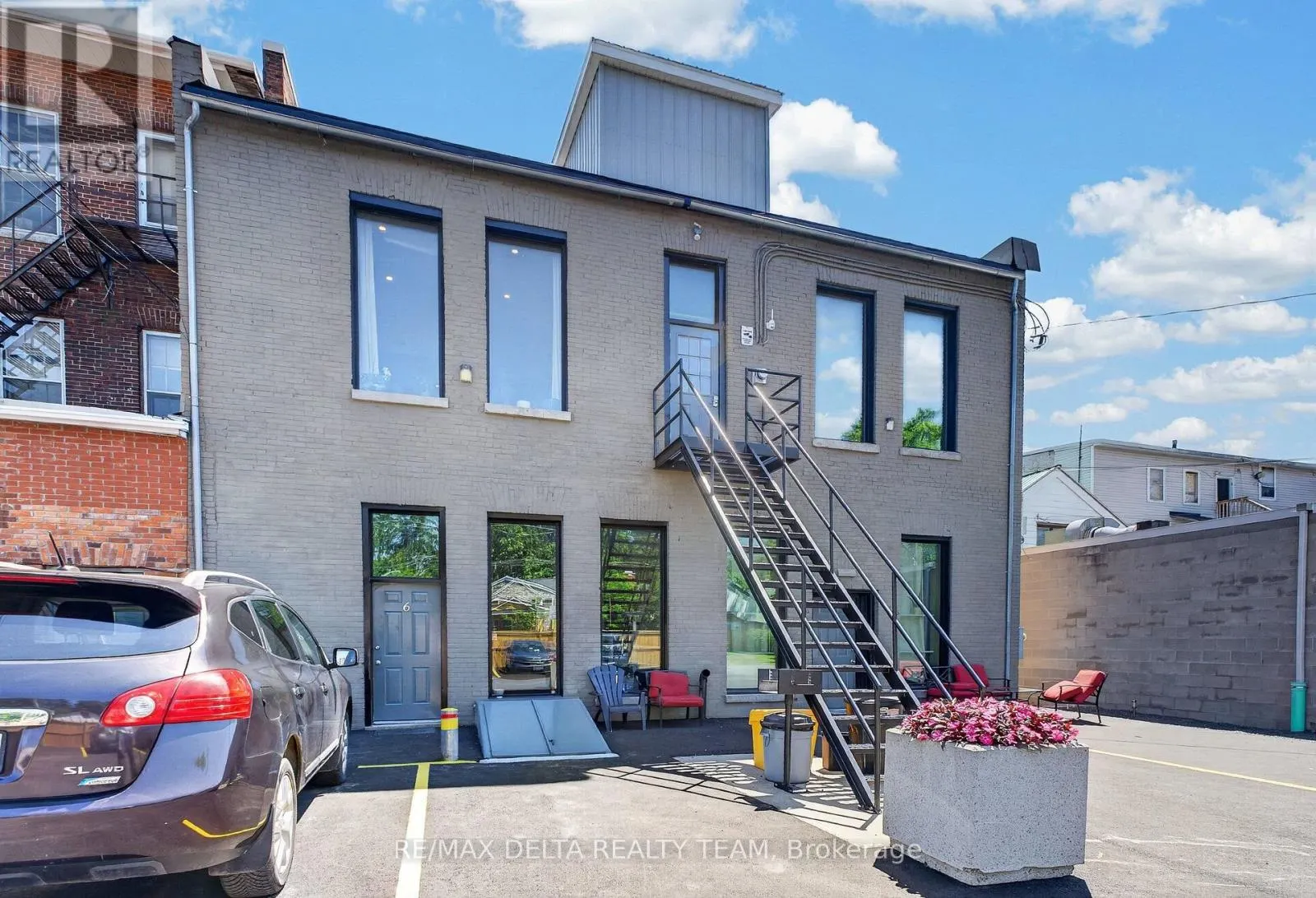 232-228 KING STREET W