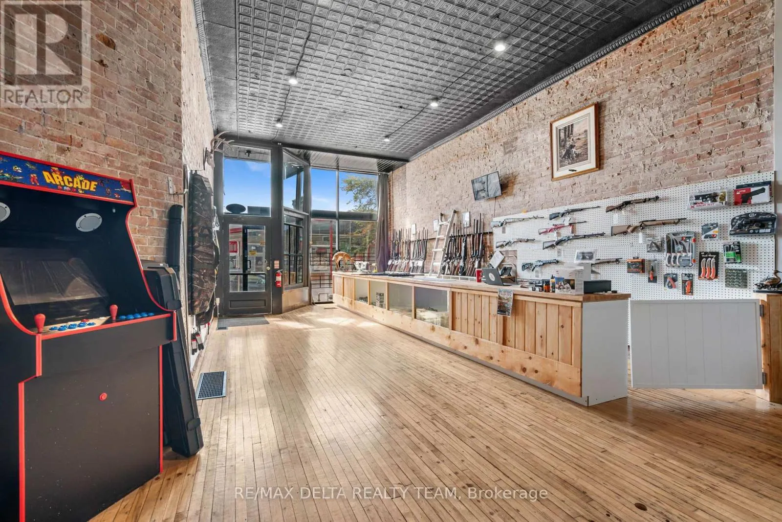 232-228 KING STREET W