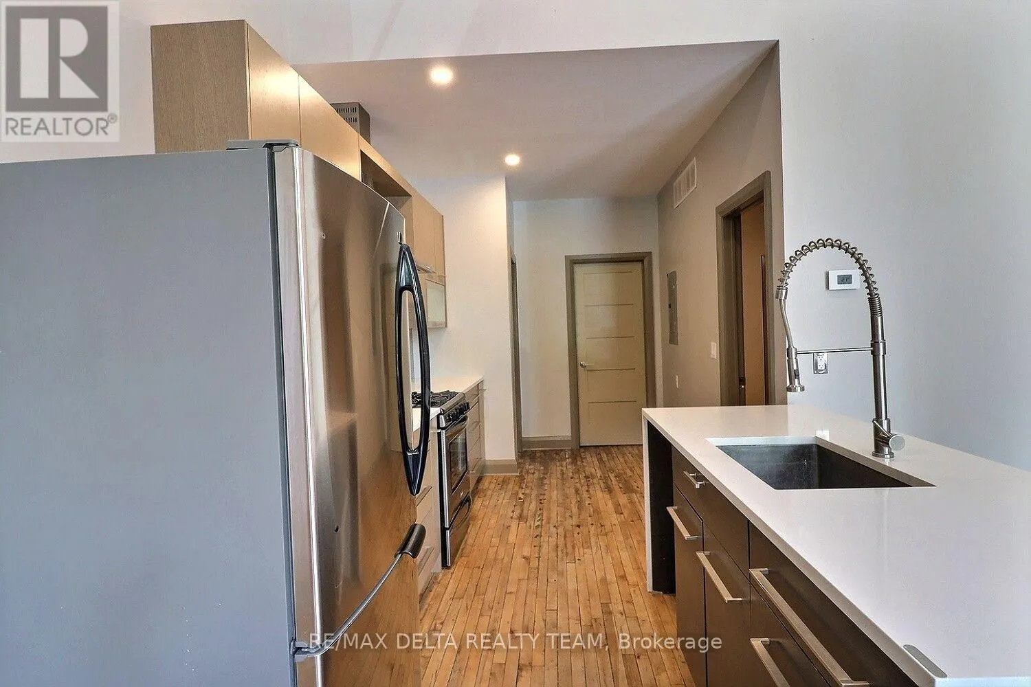 232-228 KING STREET W