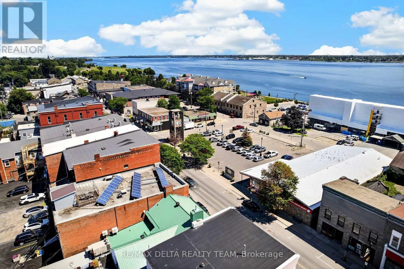 232 KING STREET W