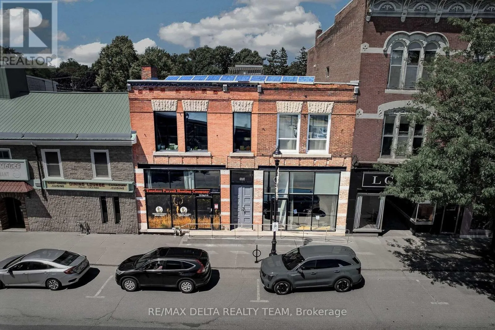 228 KING STREET W