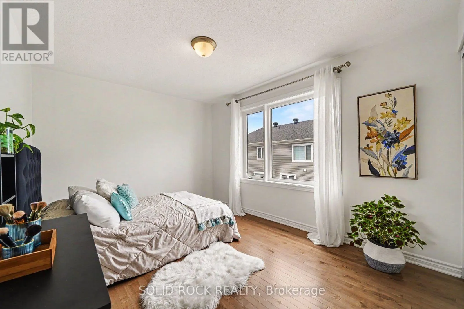 1011 CARDEN LANE