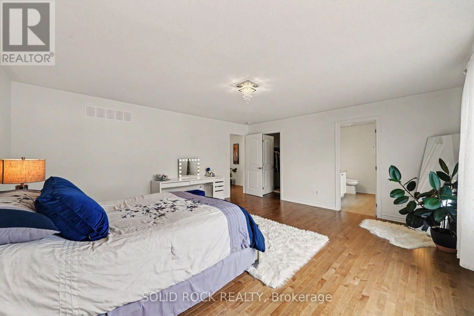 1011 CARDEN LANE
