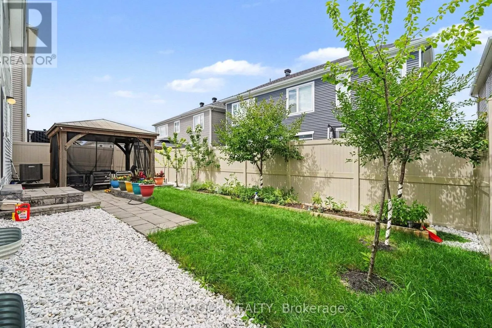 1011 CARDEN LANE