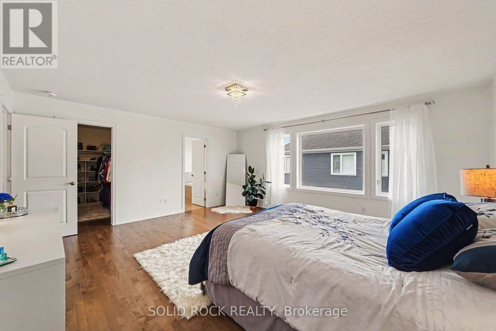 1011 CARDEN LANE
