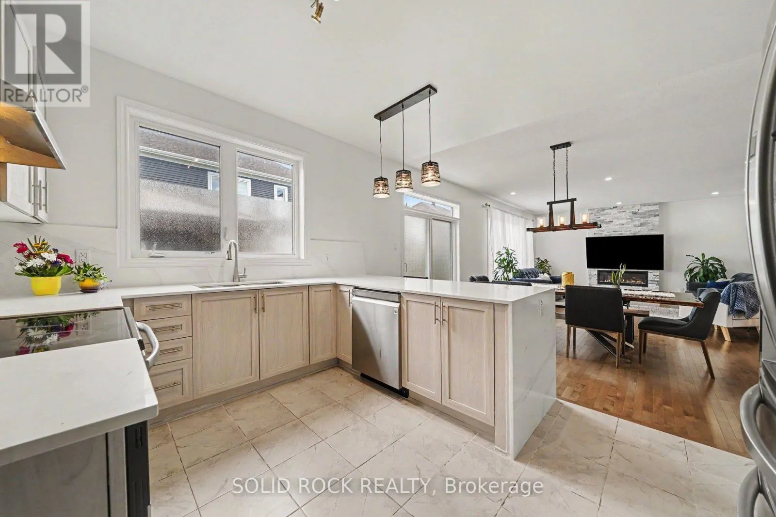 1011 CARDEN LANE