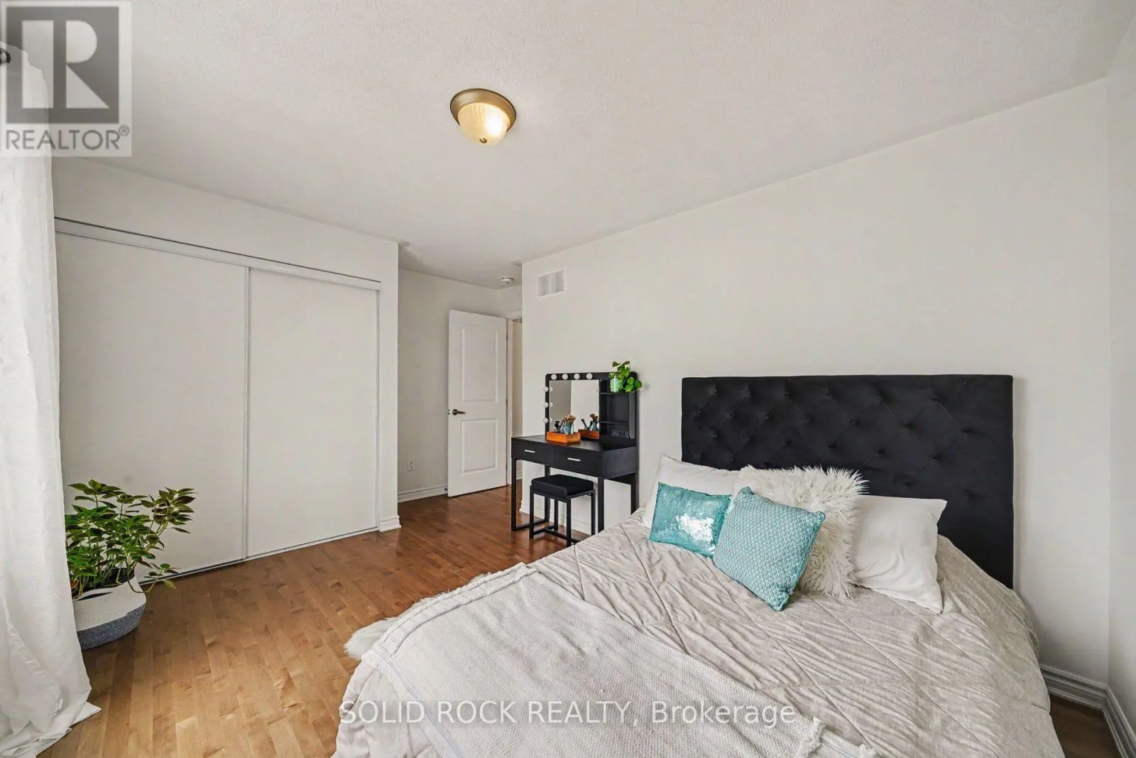 1011 CARDEN LANE
