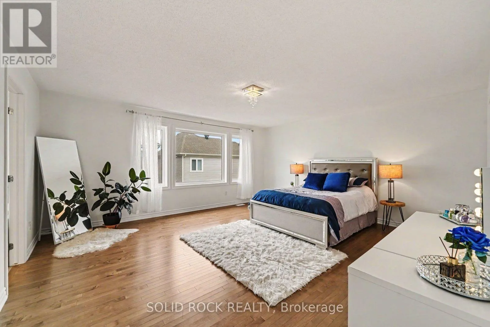 1011 CARDEN LANE