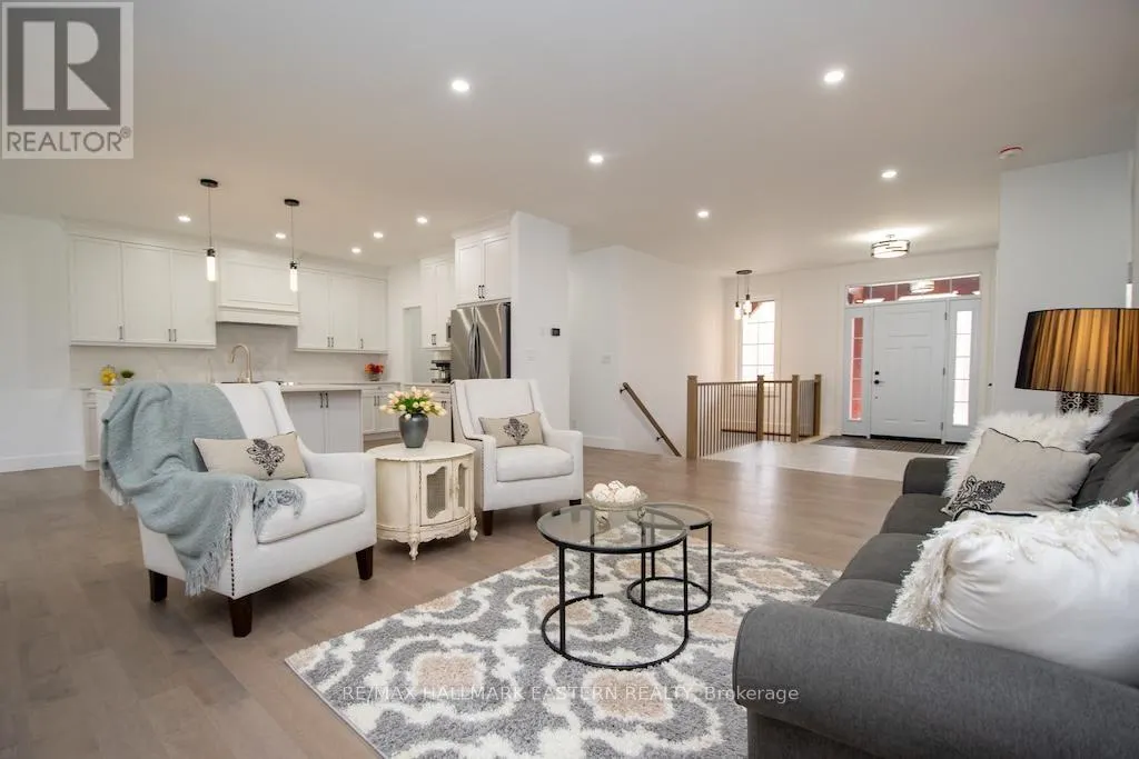 11 MAPLEWOOD COURT