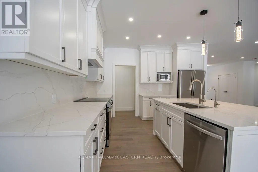 11 MAPLEWOOD COURT