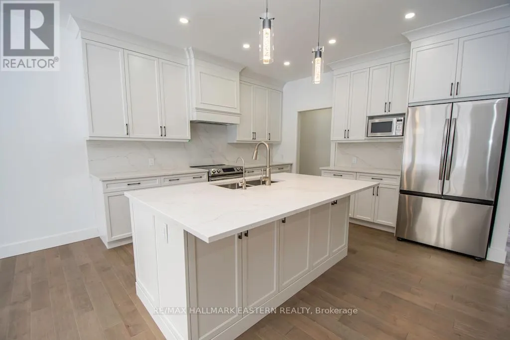 11 MAPLEWOOD COURT