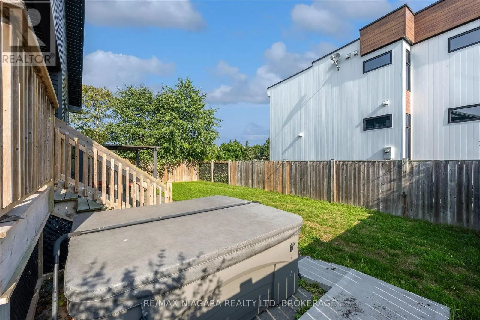 5 HERON POINTE ROAD