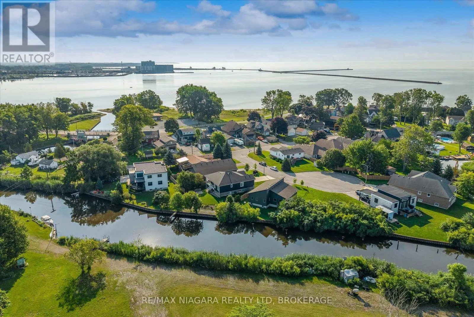 5 HERON POINTE ROAD