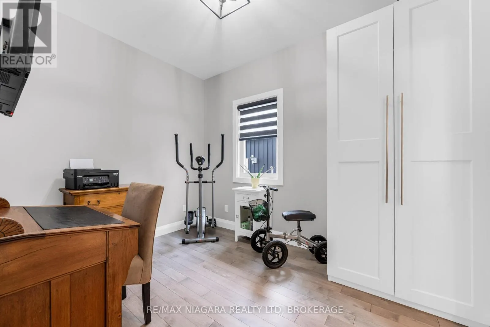 5 HERON POINTE ROAD