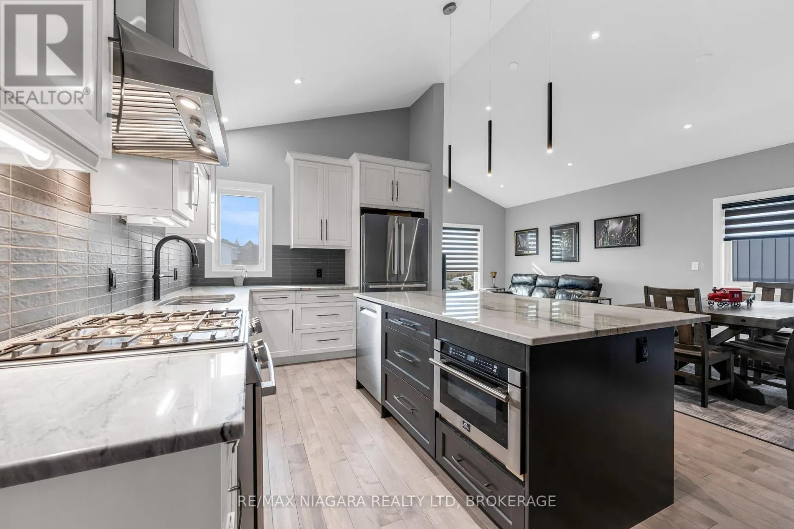 5 HERON POINTE ROAD