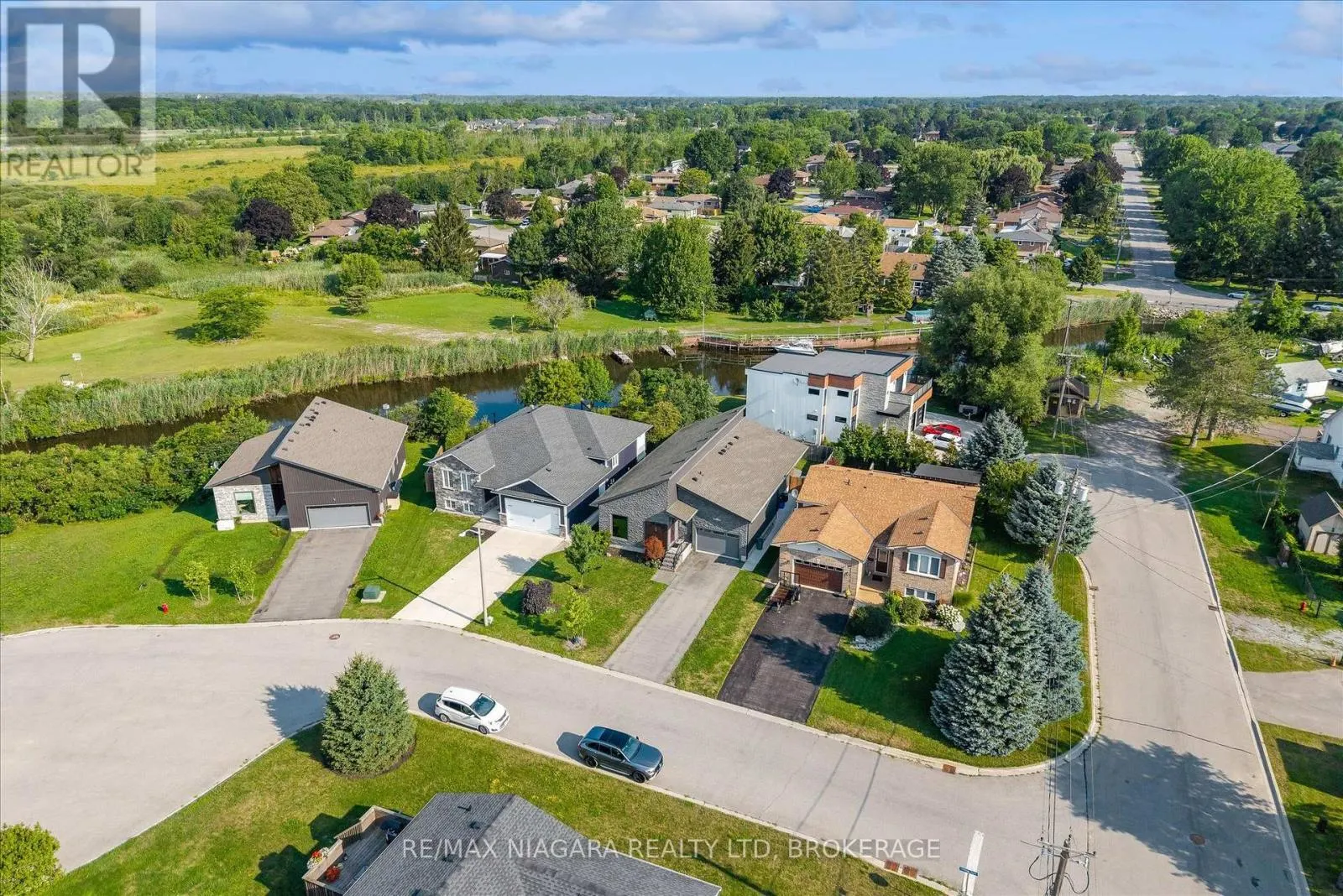 5 HERON POINTE ROAD