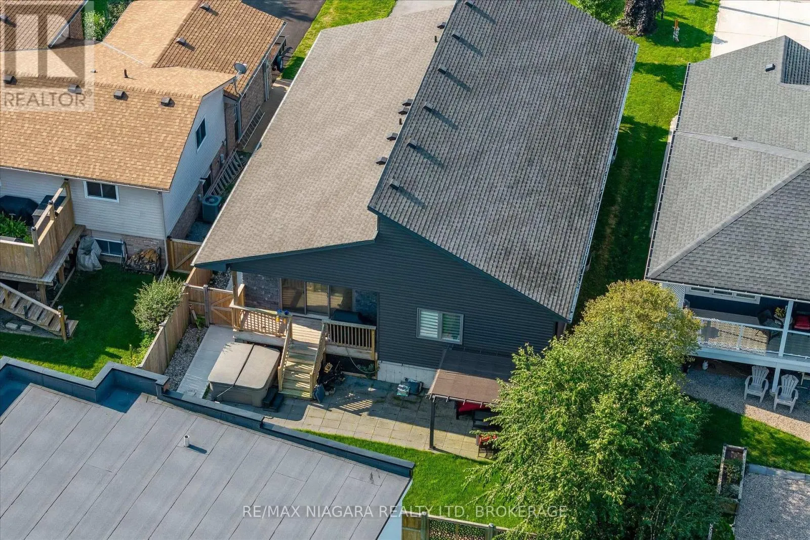 5 HERON POINTE ROAD