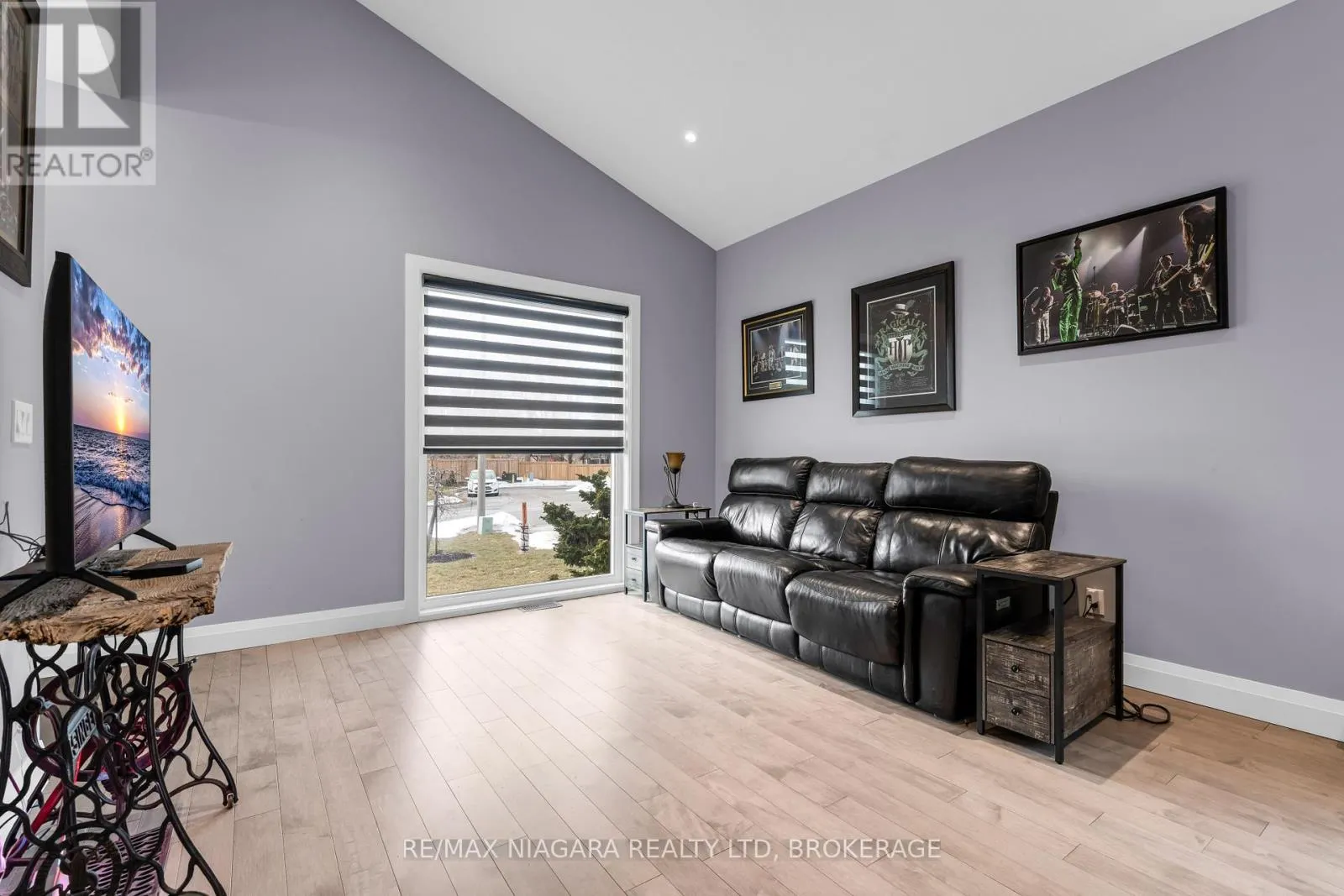 5 HERON POINTE ROAD