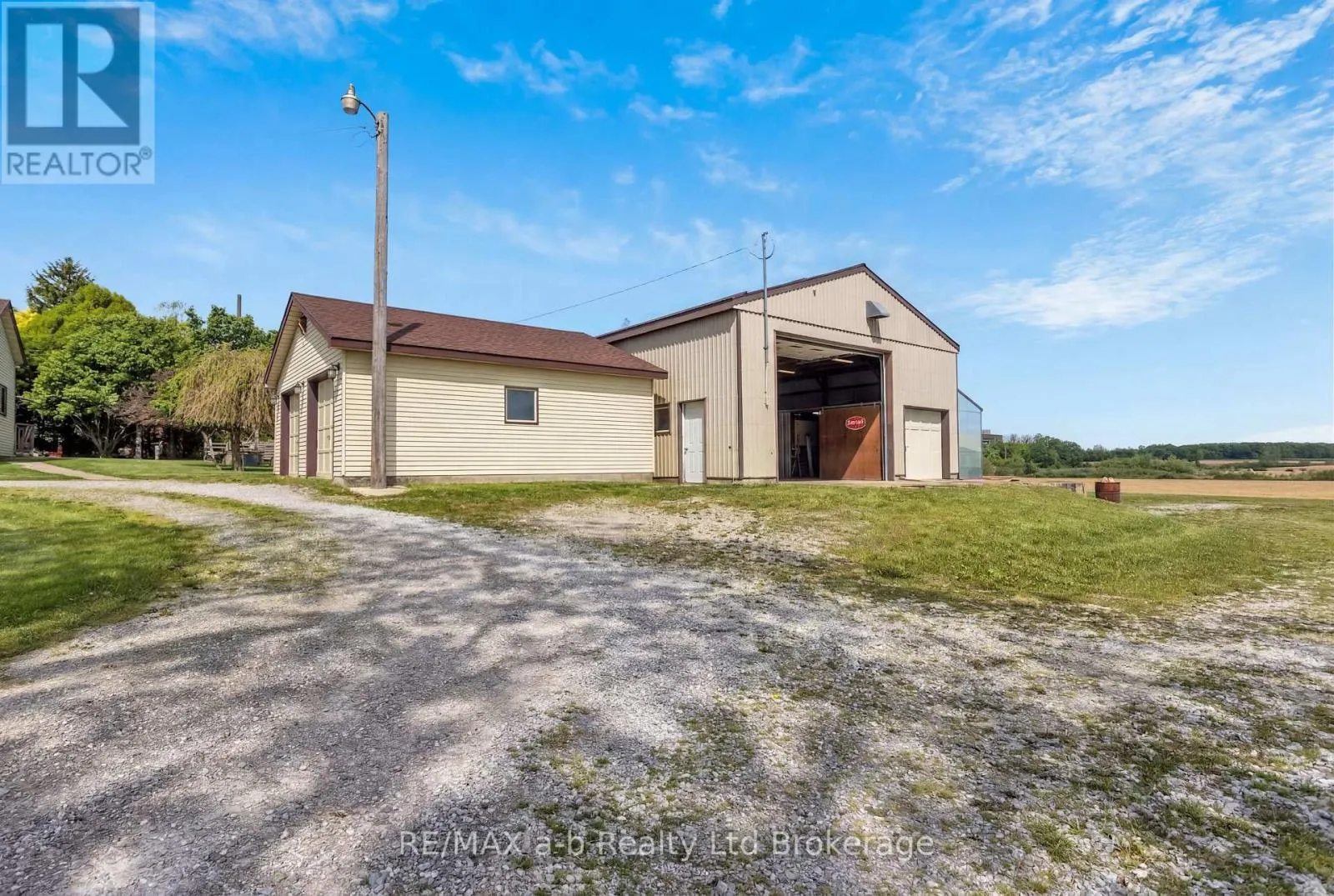 1813 NORFOLK COUNTY 19 ROAD W