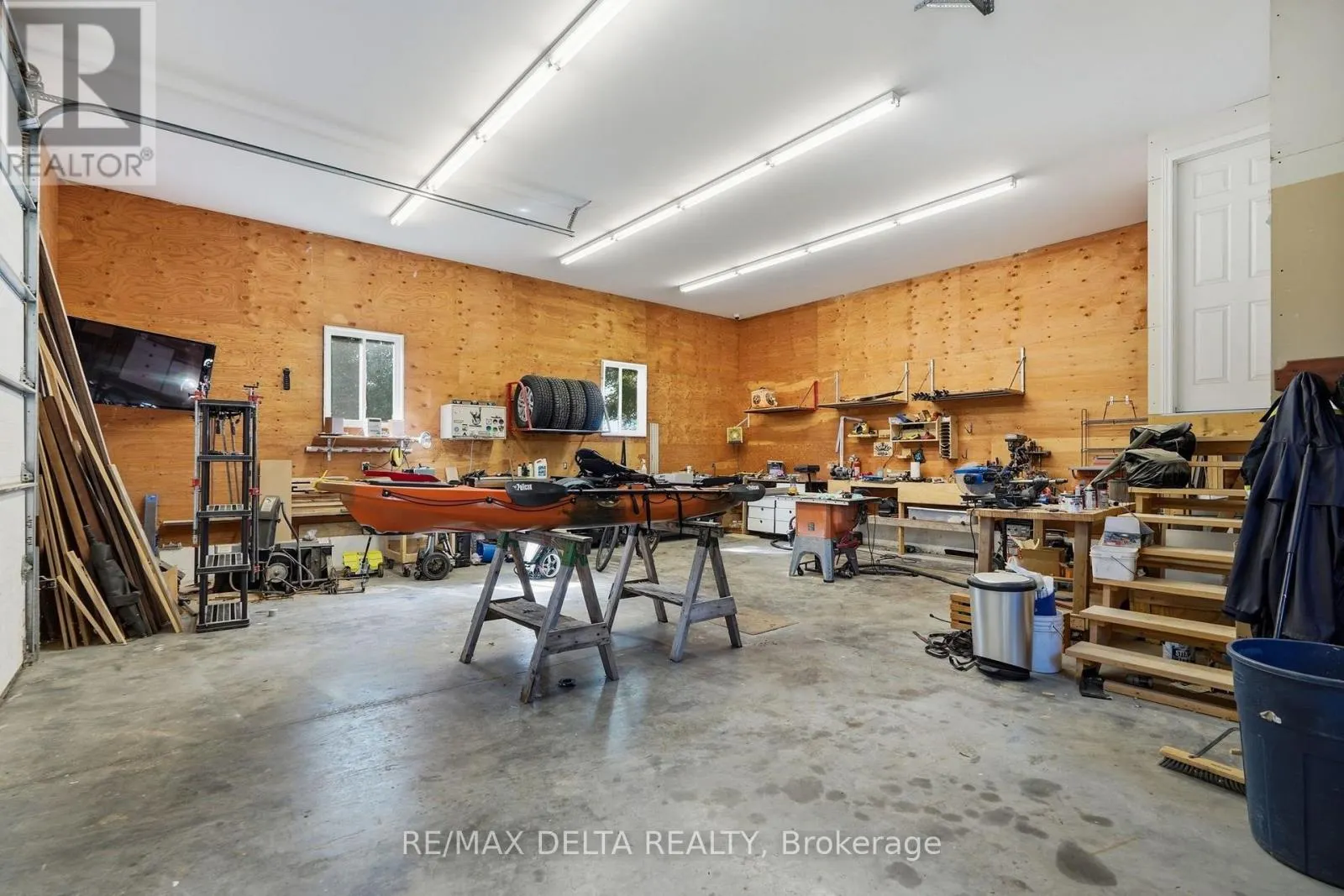 1120 DES CEDRES STREET