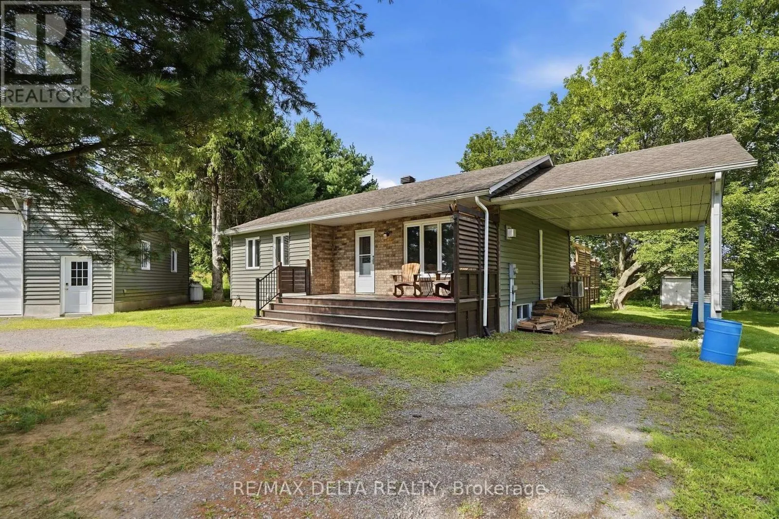 1120 DES CEDRES STREET