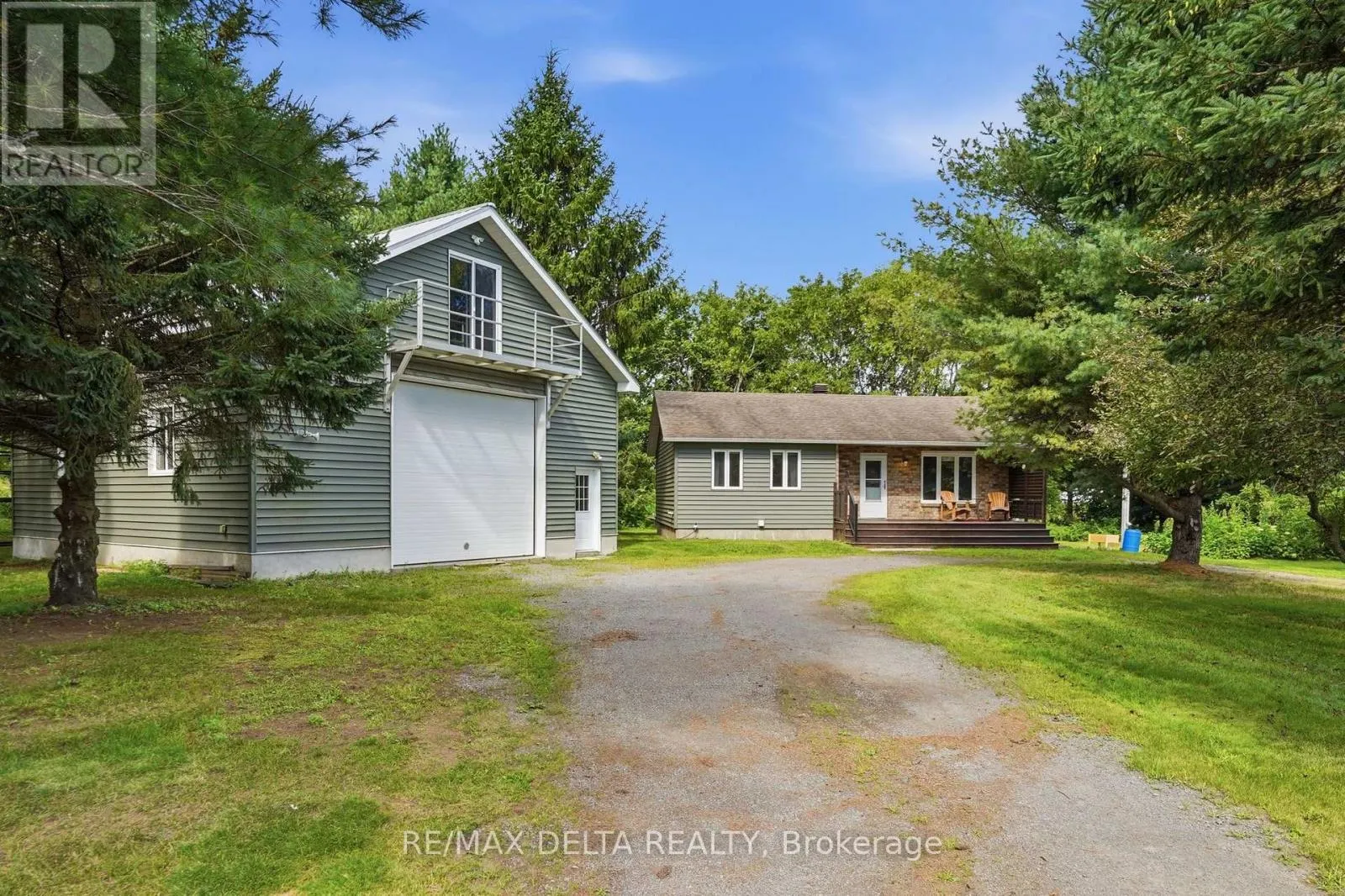1120 DES CEDRES STREET