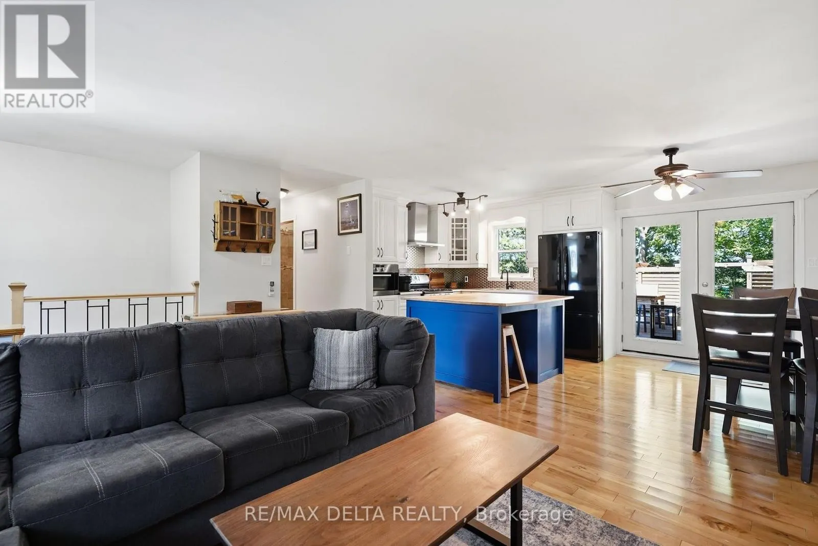 1120 DES CEDRES STREET