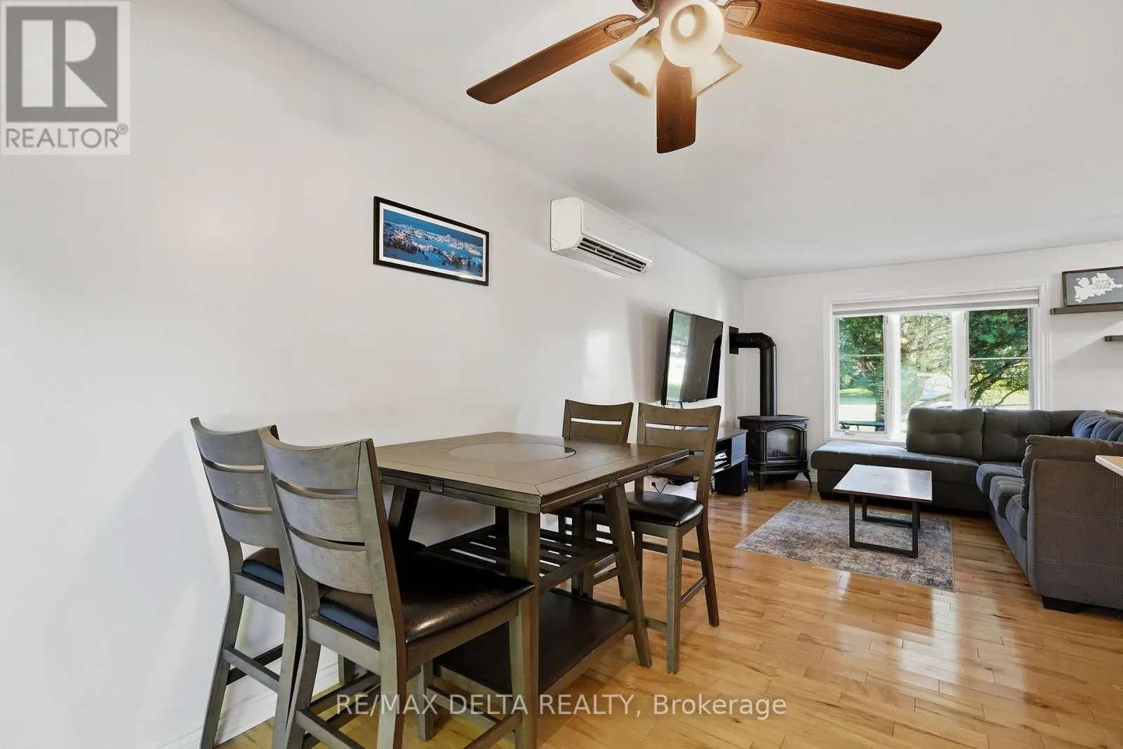 1120 DES CEDRES STREET