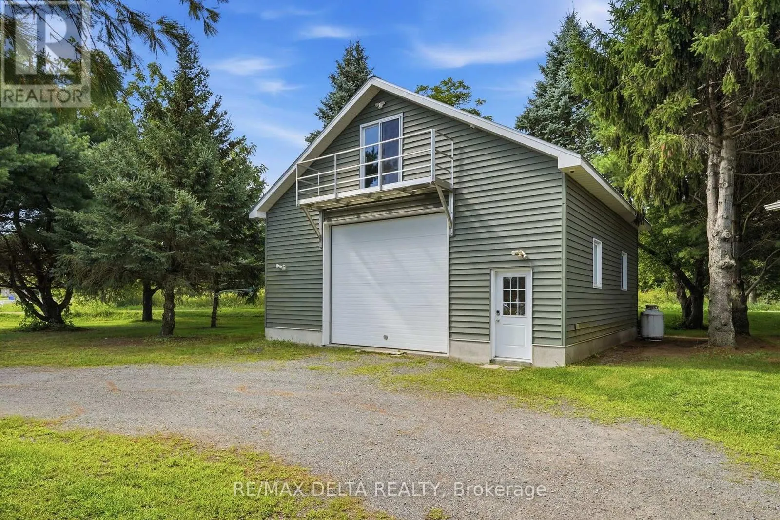 1120 DES CEDRES STREET