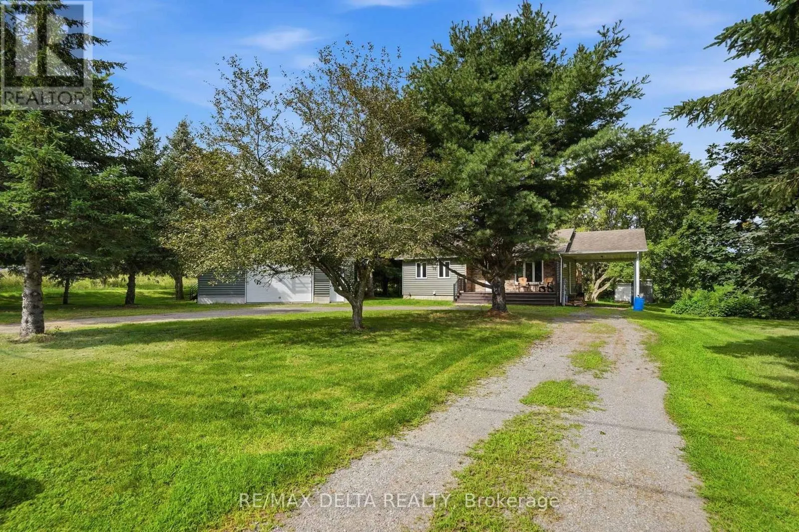 1120 DES CEDRES STREET