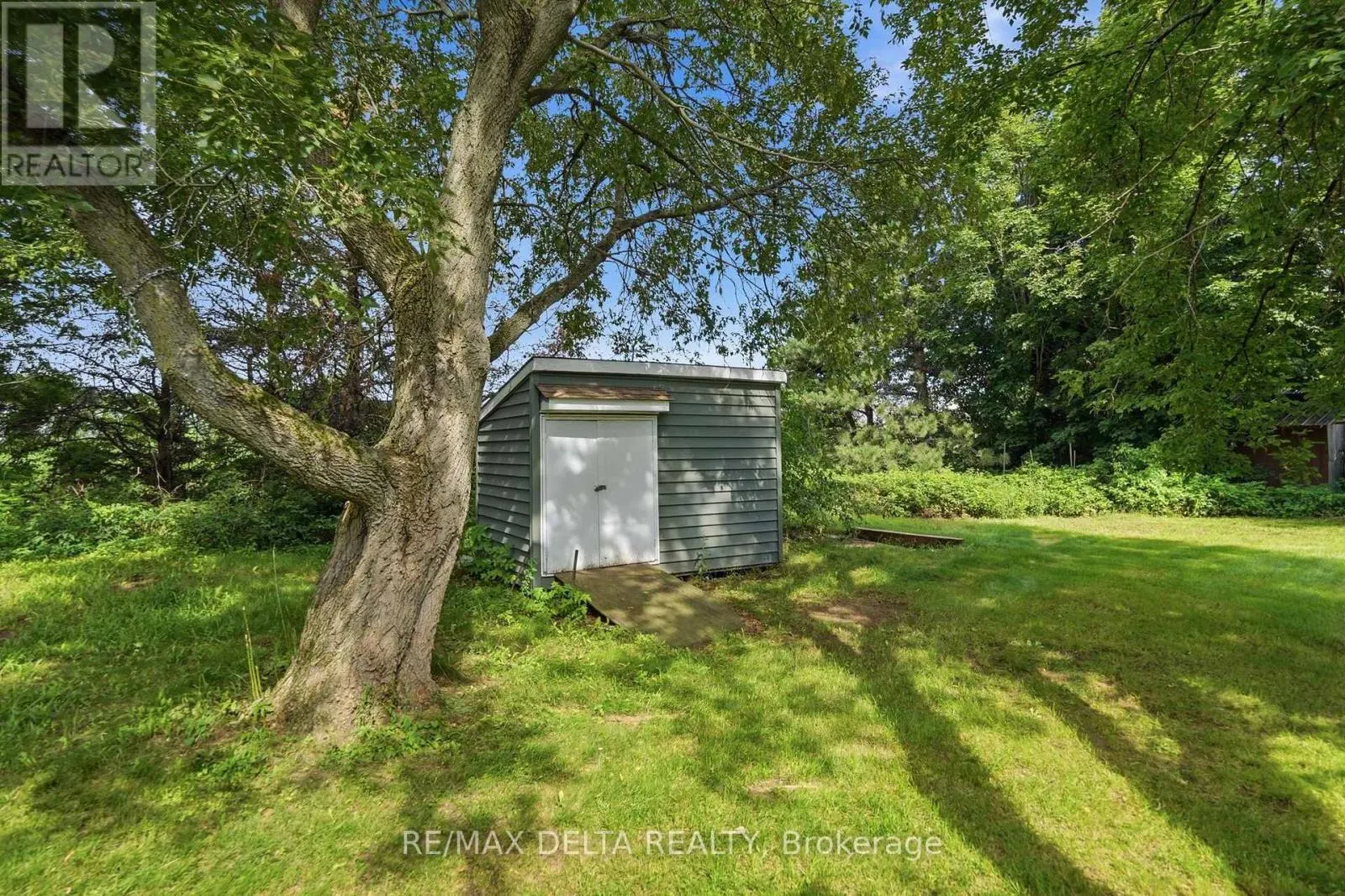 1120 DES CEDRES STREET