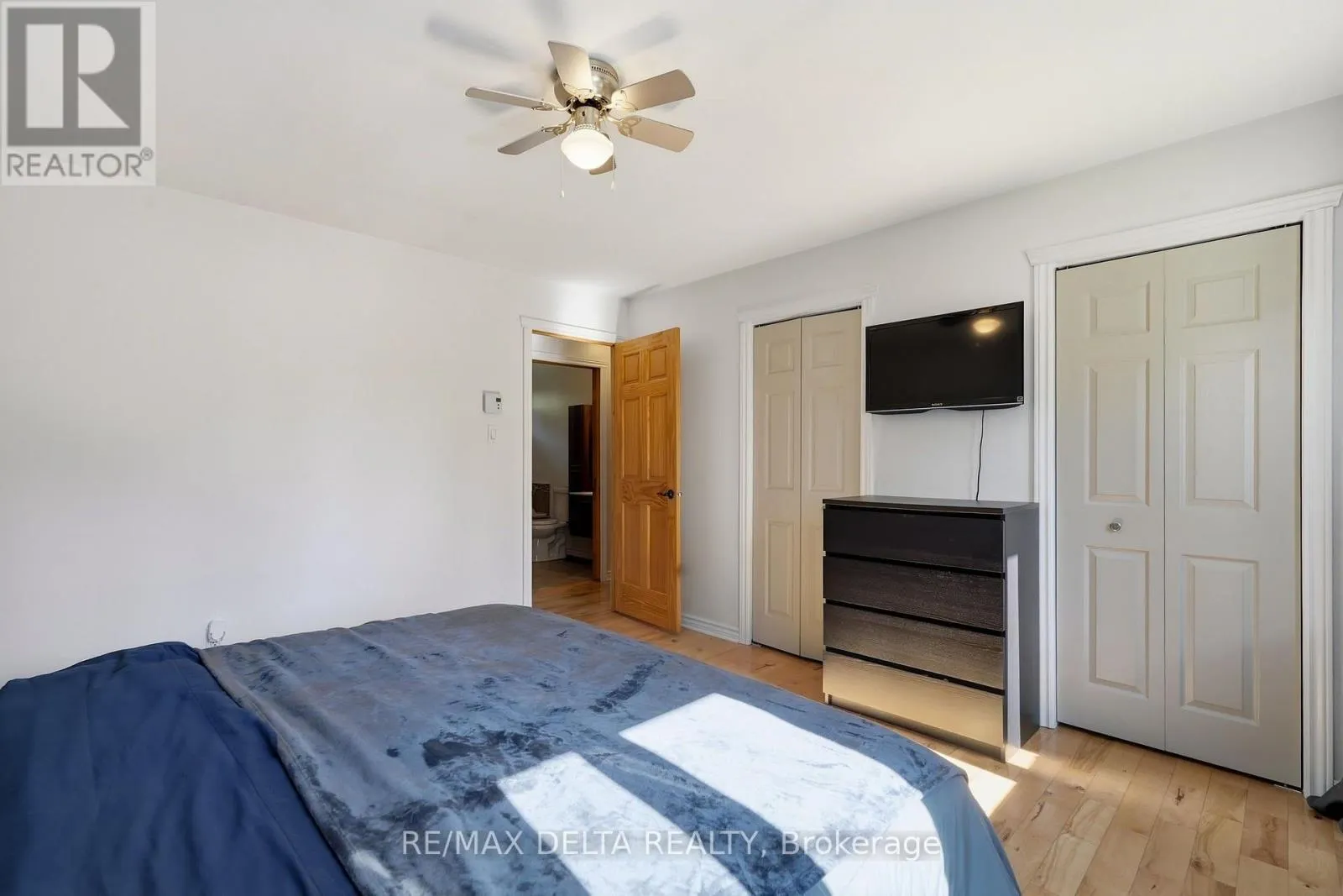 1120 DES CEDRES STREET