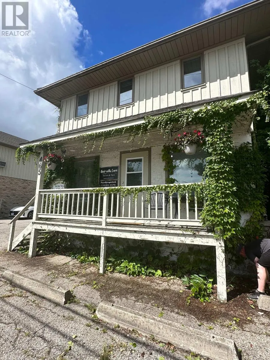 UPPER - 465A ST PATRICK STREET W #Upper