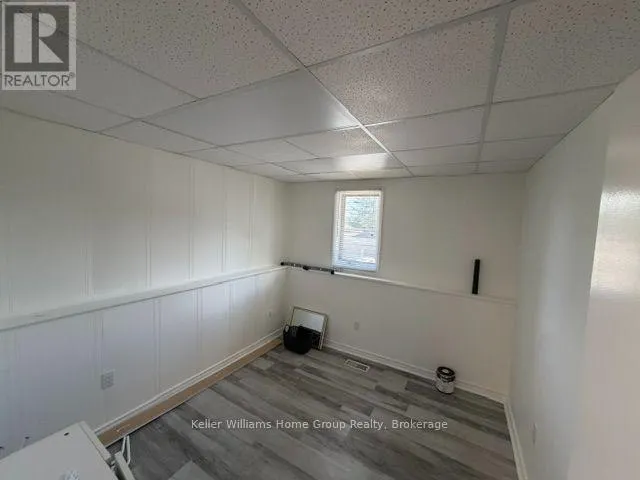 UPPER - 465A ST PATRICK STREET W #Upper