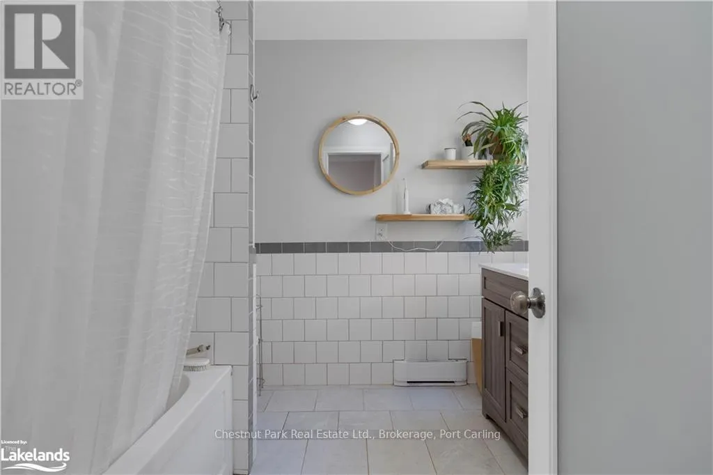 7 - 39 SOUTHBANK DRIVE #7