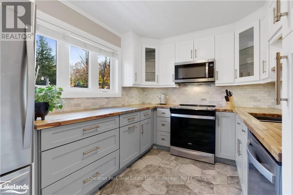 7 - 39 SOUTHBANK DRIVE #7
