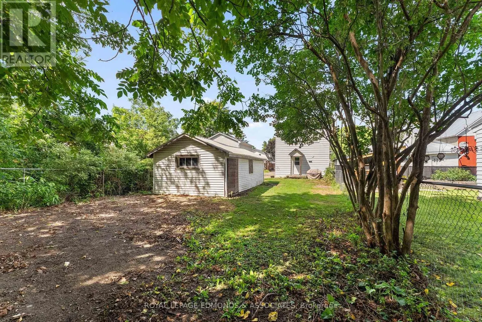 594 ISABELLA STREET