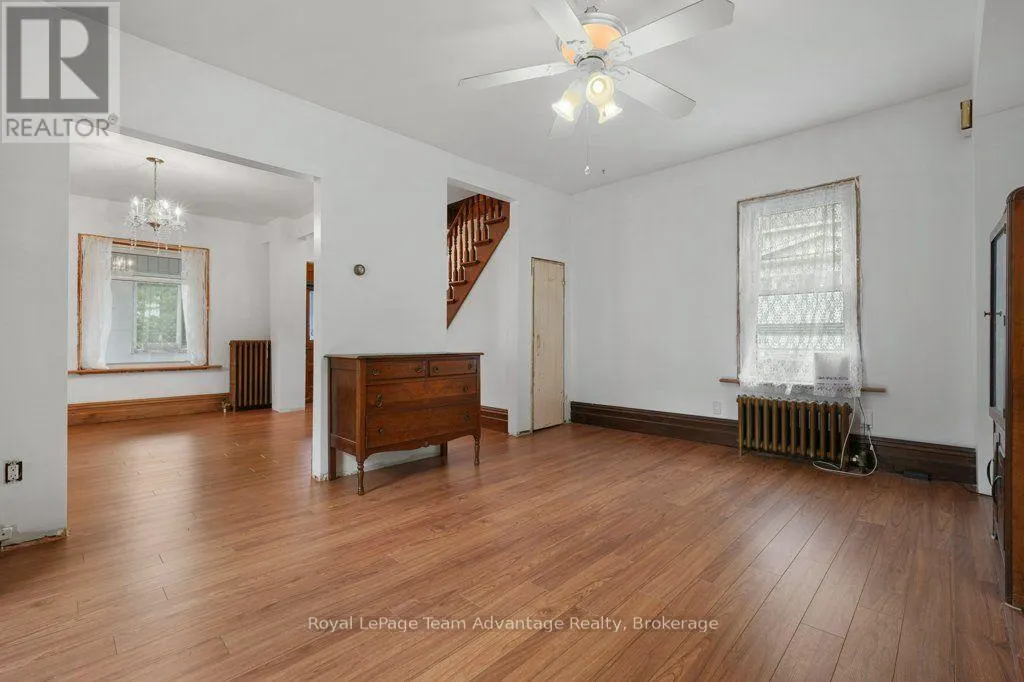 111 GIBSON ST STREET