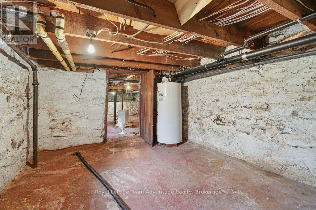 111 GIBSON ST STREET