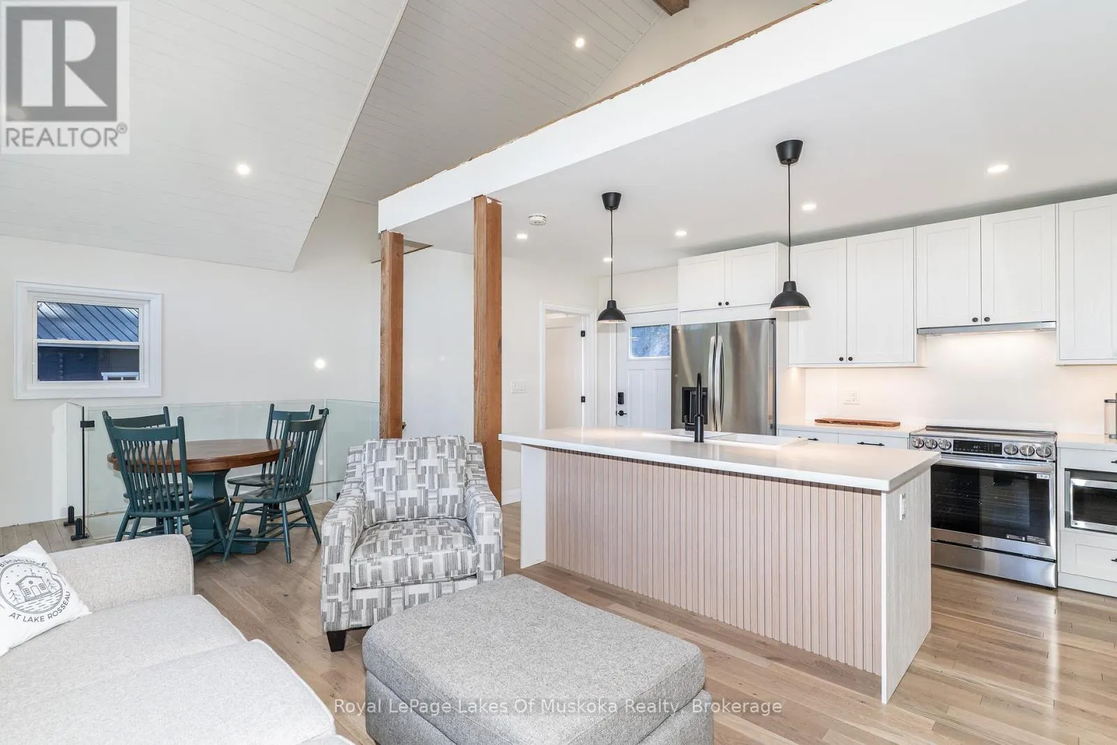 1361 ROSSEAU LAKE 2 ROAD