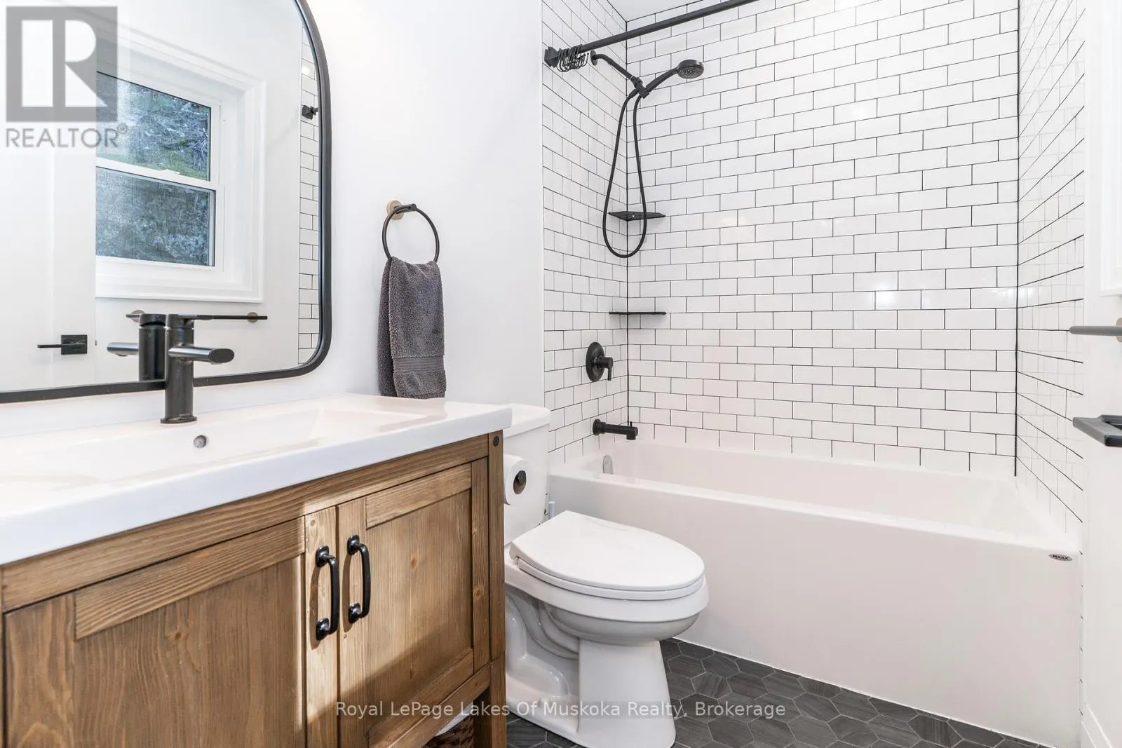 1361 ROSSEAU LAKE 2 ROAD