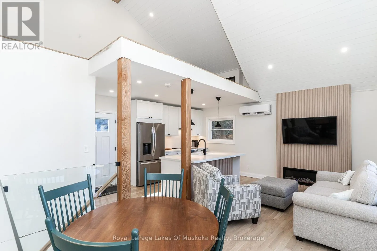 1361 ROSSEAU LAKE 2 ROAD