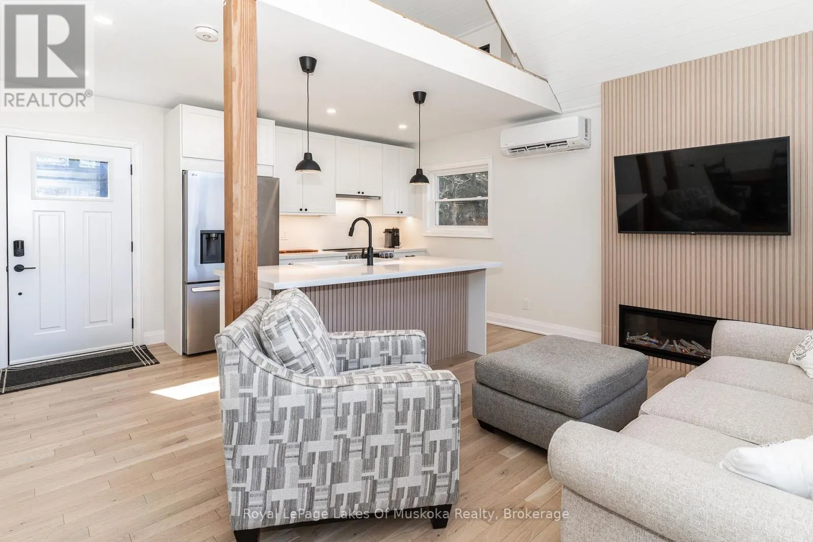 1361 ROSSEAU LAKE 2 ROAD