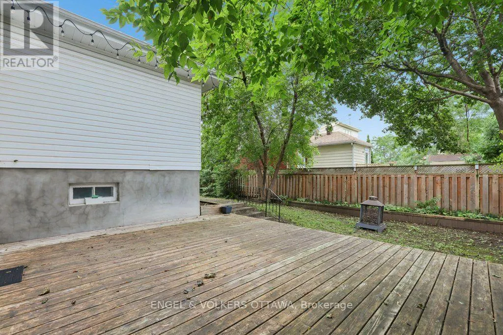 650 CHURCHILL AVENUE N
