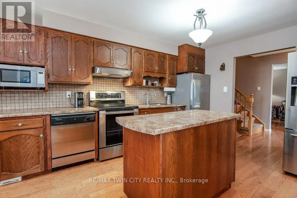 108 QUEENSWAY DRIVE