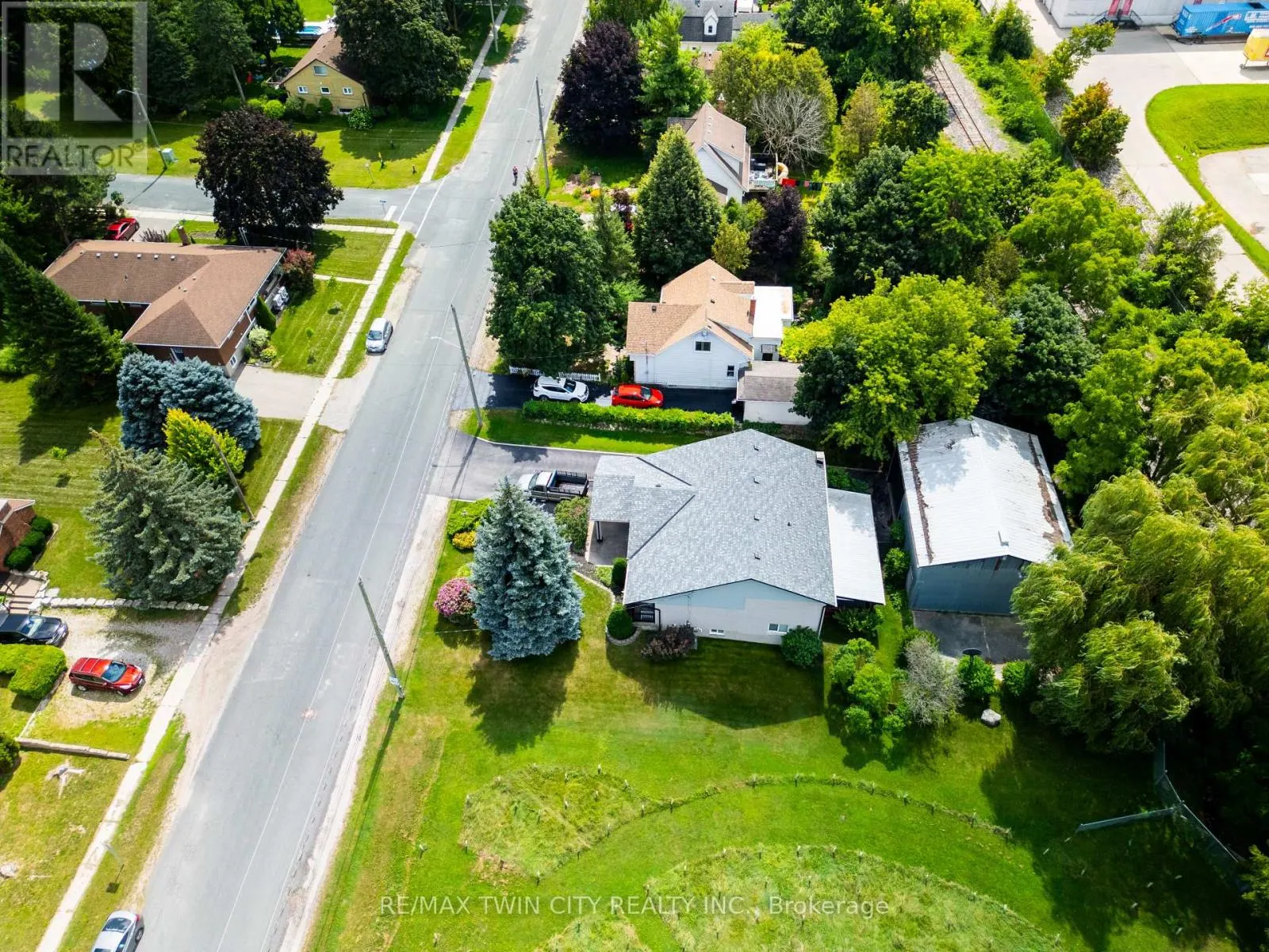 108 QUEENSWAY DRIVE