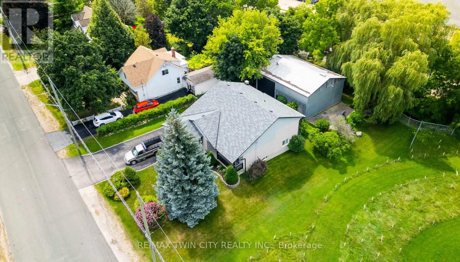 108 QUEENSWAY DRIVE